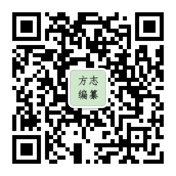 古代书籍装订工艺，手工制作场景，暖色调灯光，传统文化氛围